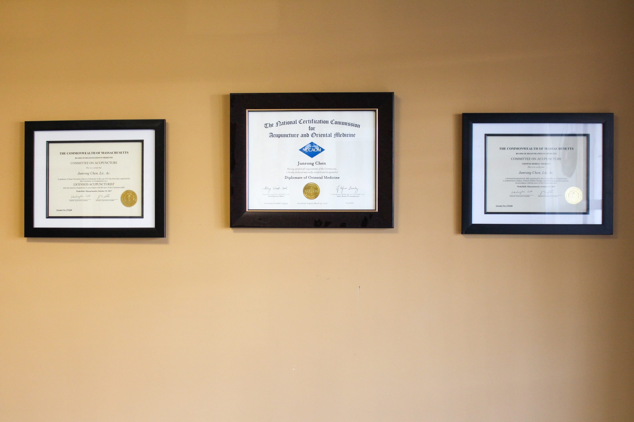 Practitioner credentials and diplomas